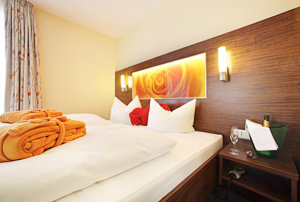 Lindenberger Hof Hotel Линденберг-им-Алгой Екстериор снимка