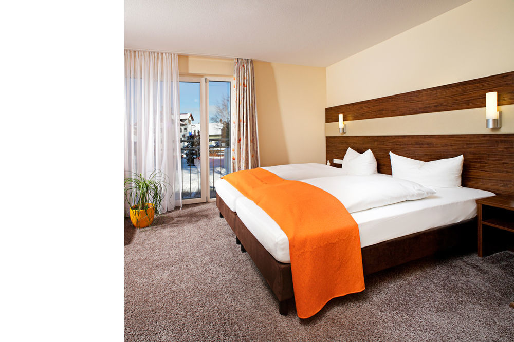 Lindenberger Hof Hotel Линденберг-им-Алгой Екстериор снимка